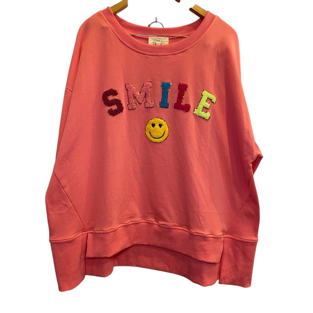 Fantastic Fawn Women’s Fun Oversized Retro Puffy Letter Smile Sweatshirt Sz M